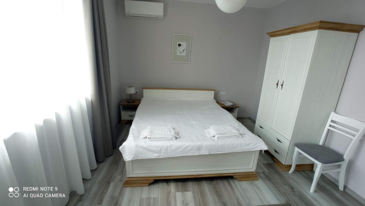 Lighthouse Apartments And Villas Baltsjik Buitenkant foto