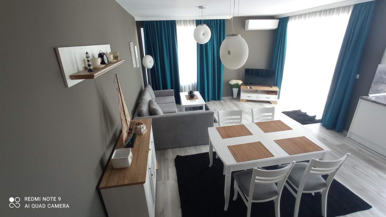 Lighthouse Apartments And Villas Baltsjik Buitenkant foto