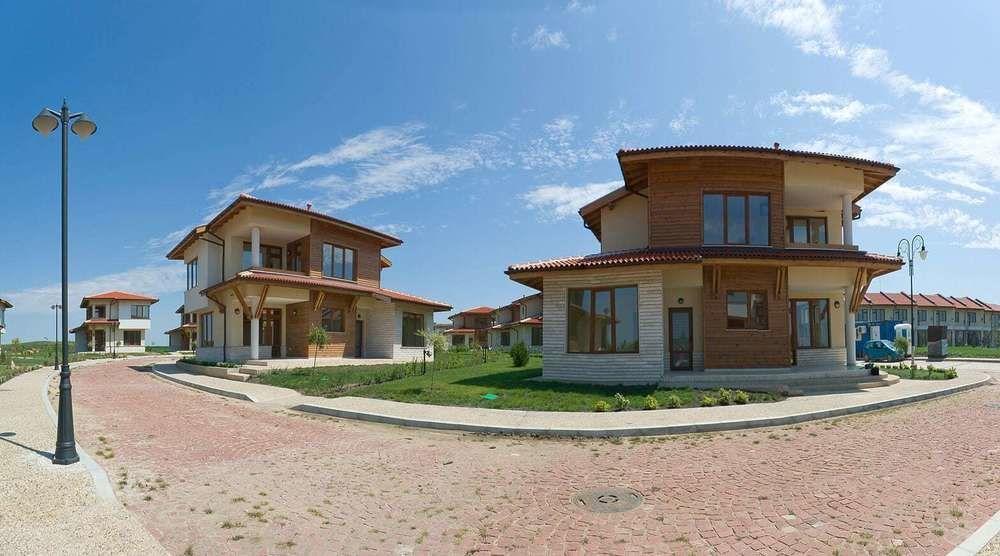 Lighthouse Apartments And Villas Baltsjik Buitenkant foto