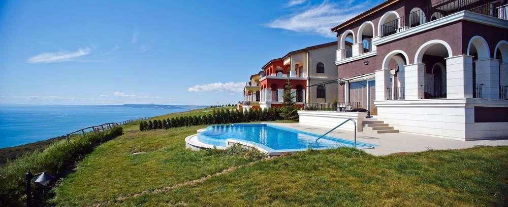 Lighthouse Apartments And Villas Baltsjik Buitenkant foto