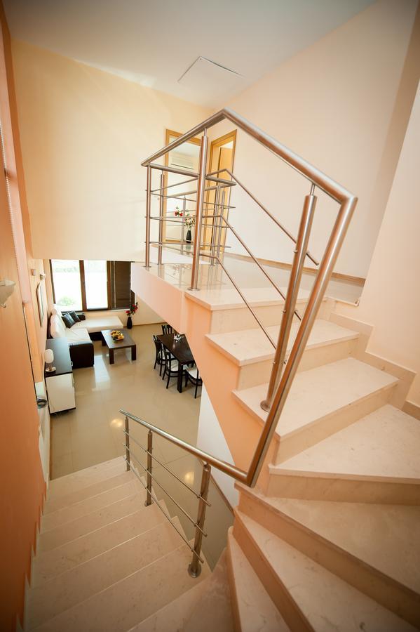 Lighthouse Apartments And Villas Baltsjik Buitenkant foto