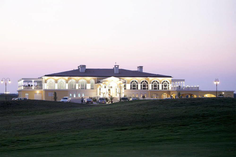 Lighthouse Apartments And Villas Baltsjik Buitenkant foto
